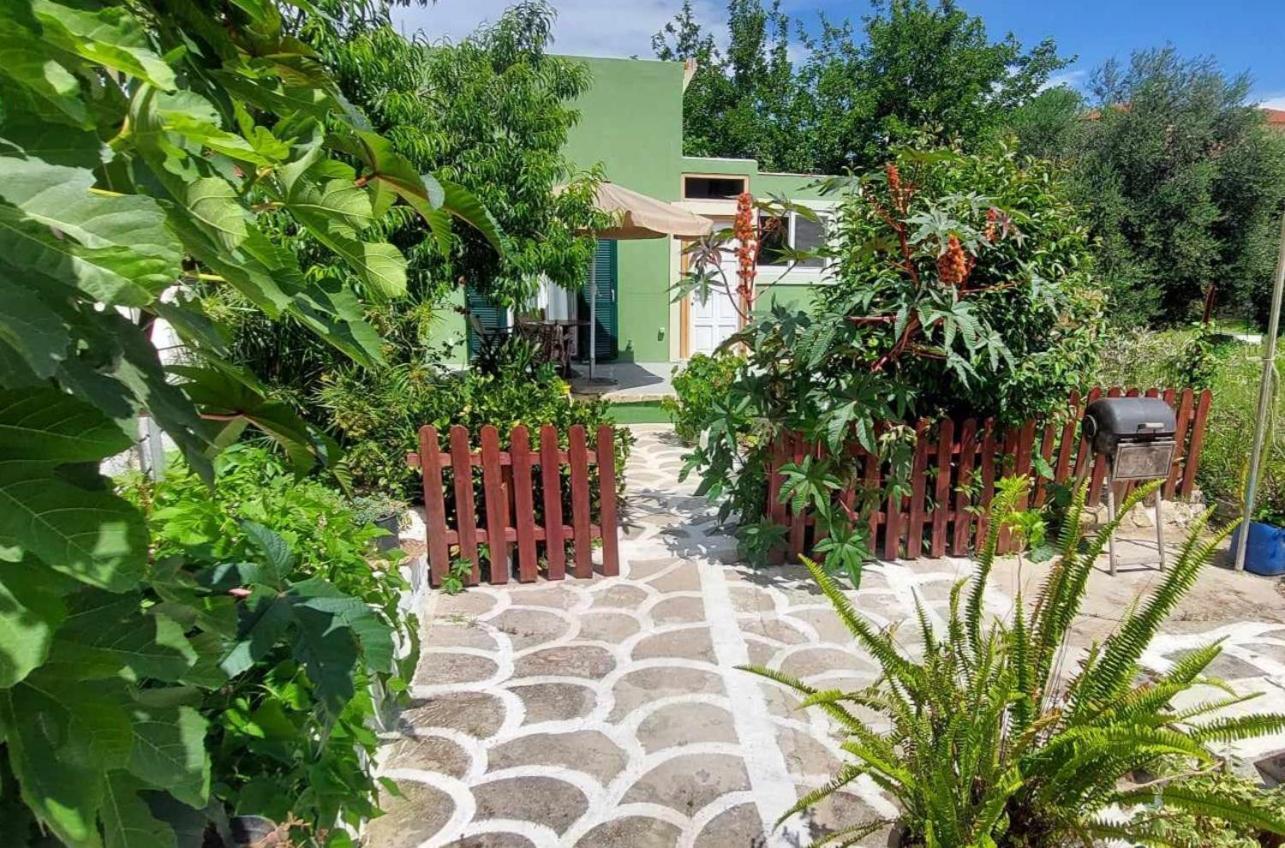 Afionas Das Gruene Haus Esterno foto